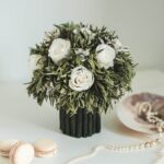 Aranjament Lavandă și trandafiri albi stabilizați