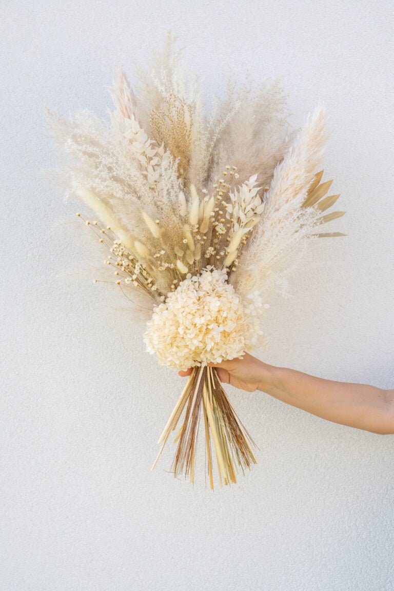 Buchet de mireasă flori naturale stabilizate - Nude