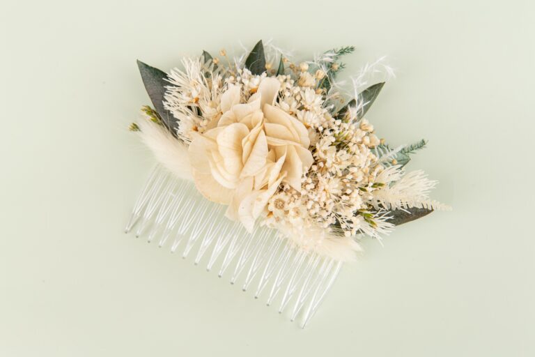 Accesoriu mireasă tip pieptăn cu flori naturale stabilizate