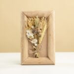 Ramă decorativă din lemn cu plante uscate - imagine 3