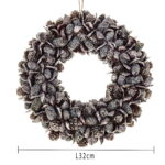 Coroniță de Crăciun „Grey Christmas” cu conuri și efect înghețat – 32 cm