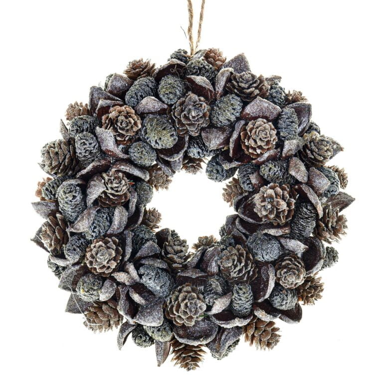 Coroniță de Crăciun „White Christmas” cu conuri naturale și efect de ninsoare – 24 cm