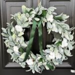 Coroniță decorativă cu bumbac și frunze frost – “Frosted Cotton Ring”